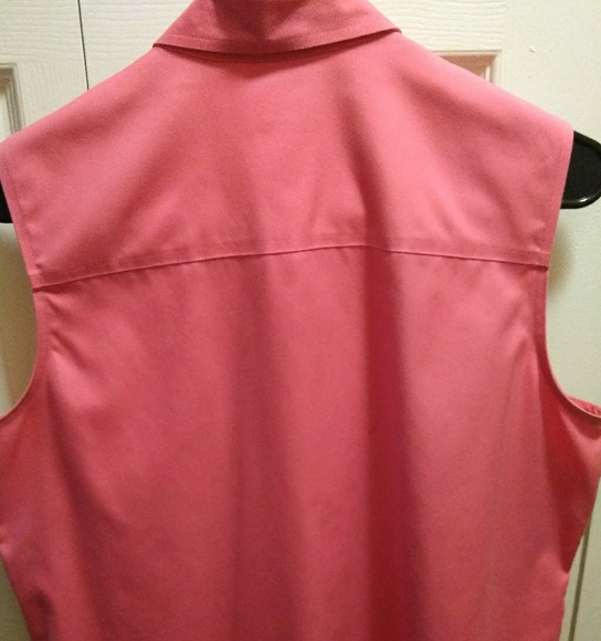Liz Claiborne hot pink -sleeveless top. - Picture 4 of 4